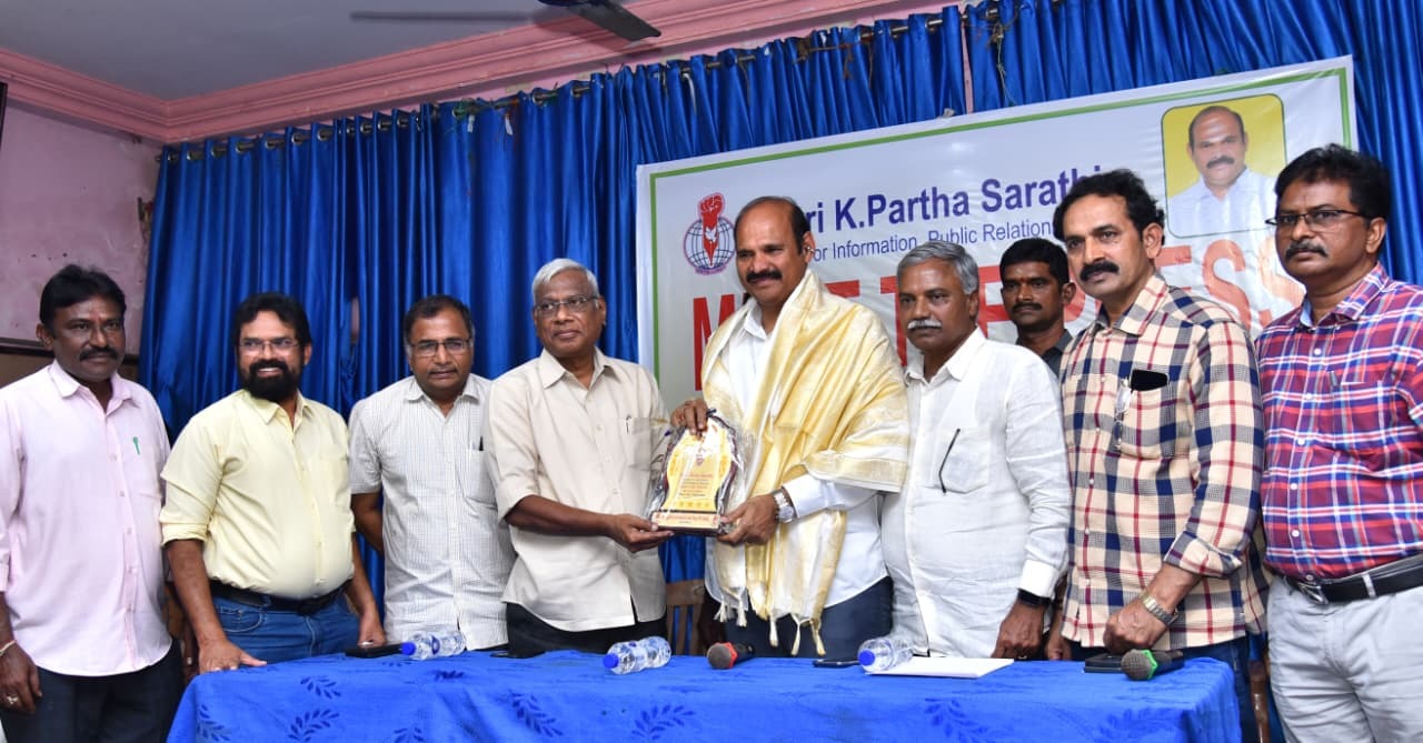 ప్రతి పేదవాడికి సొంత ఇల్లే లక్ష్యం